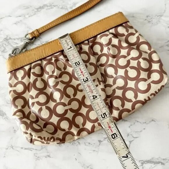 Coach Op Art Tan Brown Pleated Coated Canvas Large Zip Top Wristlet - Picture 13 of 13